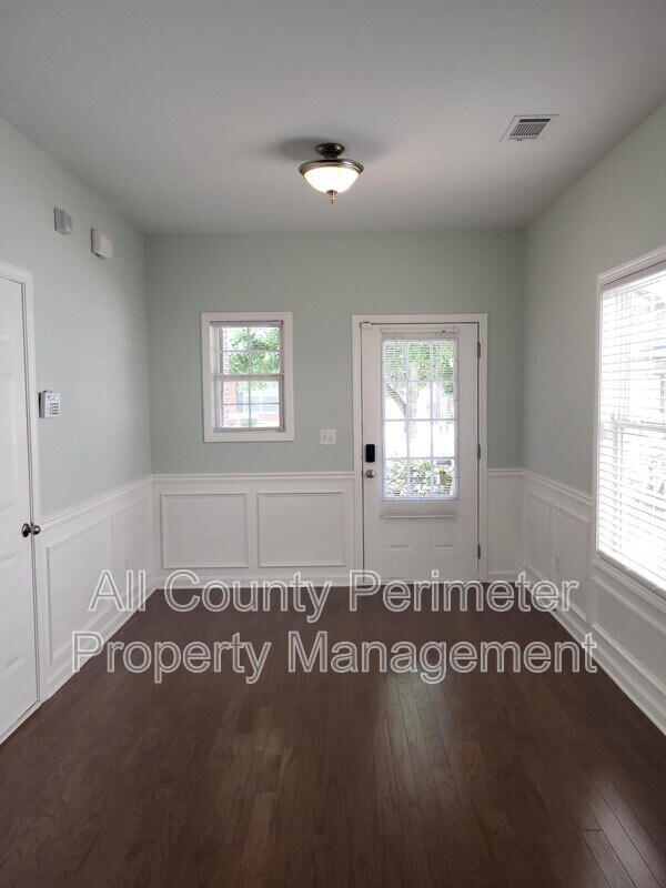 Building Photo - 3790 Lakeside Walk Dr
