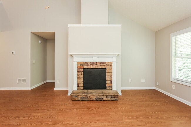 Foto del edificio - 3925 Pine Village Pl