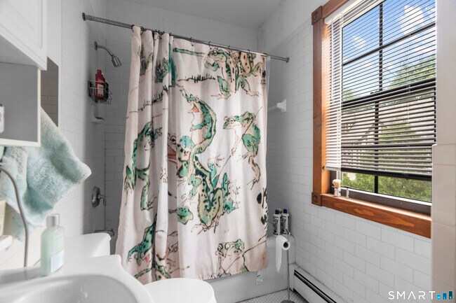 Foto del edificio - 623 Whitney Ave