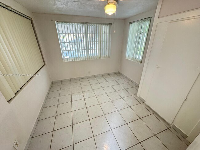 Foto del edificio - 6148 Mayo St