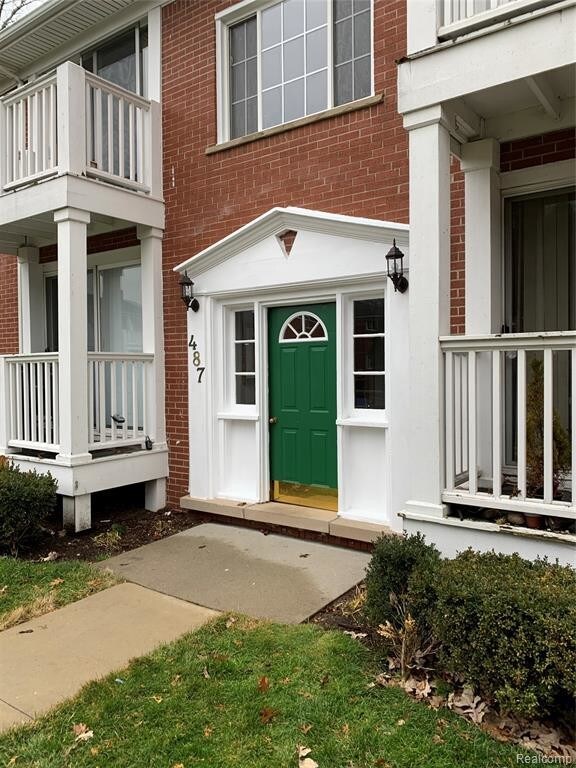 Primary Photo - 487 N Eton St