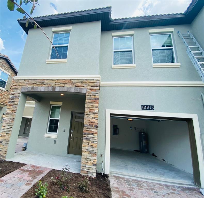 Foto principal - 8503 Golf Wy
