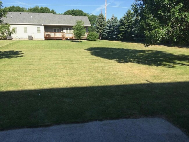Building Photo - 803 Pheasant Run Road