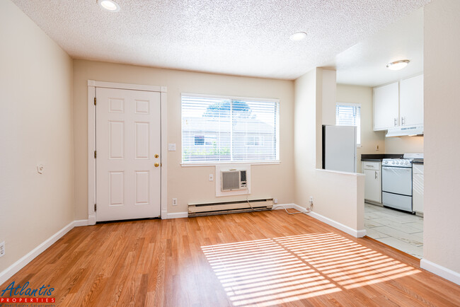 Building Photo - 5522 Camden Ave