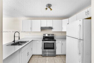 Building Photo - 210 SW 11th St