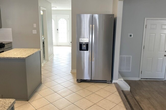 Building Photo - 553 Carlsbad Cv