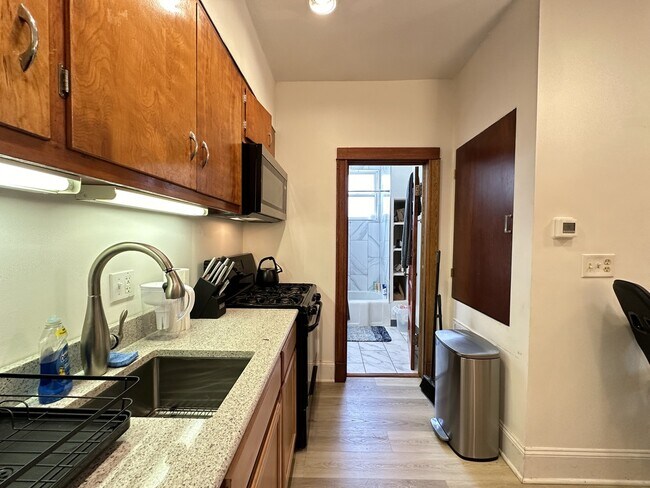 Foto del edificio - 2821 W Shakespeare Ave