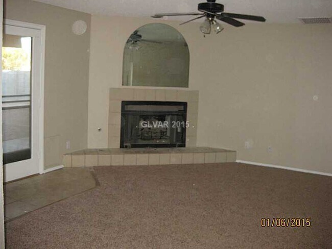 Foto del edificio - Four-Bedroom Home in Henderson!