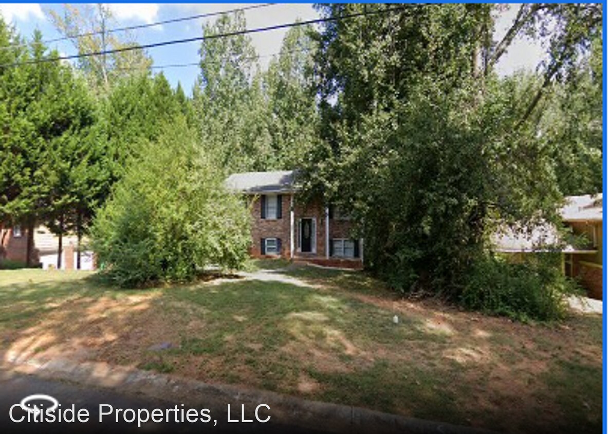 4 br, 2 bath House 4779 Huntsman Bend House for Rent in Decatur, GA