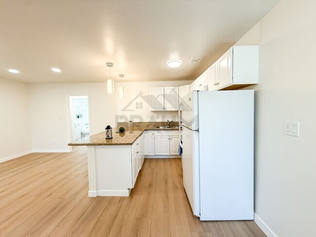 Foto del edificio - 5611 Fulcher Ave