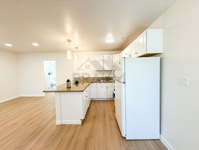 Building Photo - 5611 Fulcher Ave