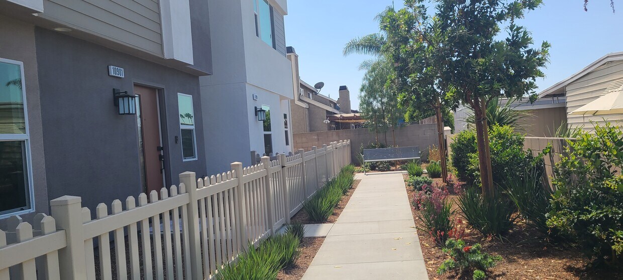 Primary Photo - 10901 Shoals Pl