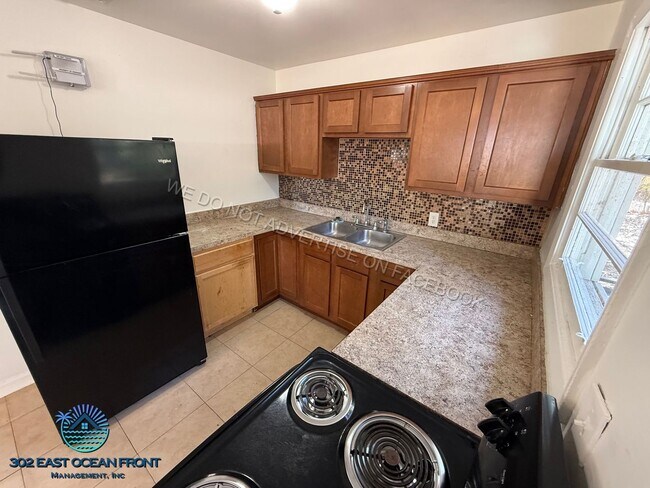 Building Photo - Lovely 3 bedroom / 1 bathroom house now available for rent!