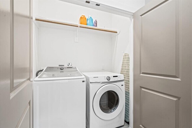 Foto del edificio - 6827 Cadillac St