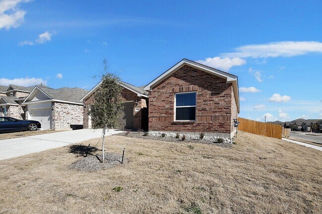 Foto del edificio - 3 br, 2 bath House - 501 Burgess Brothers St