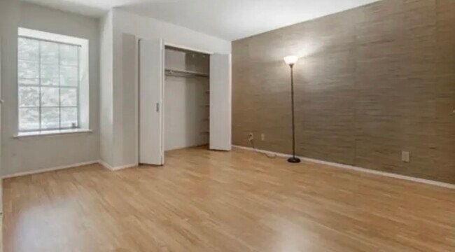 Foto del edificio - 7834 Broadway