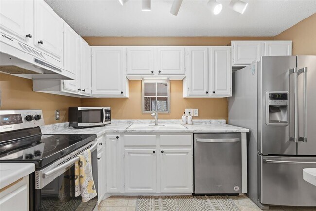 Foto del edificio - 10451 Greenbrier Rd