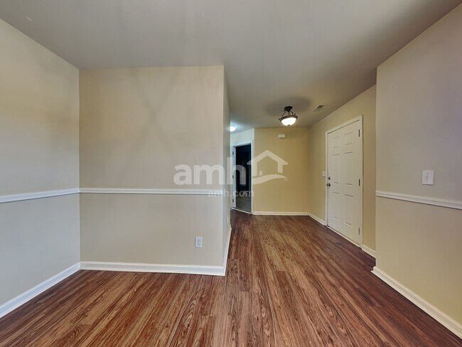 Building Photo - 4 Comesee Ct