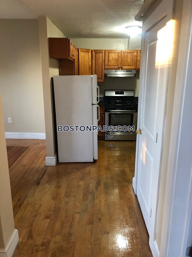 Building Photo - 282 Main St