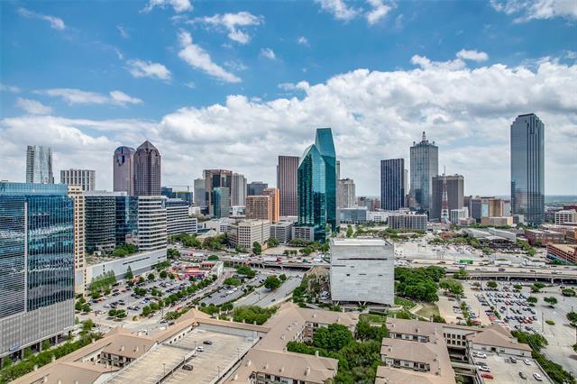 Foto del edificio - 2430 Victory Park Ln