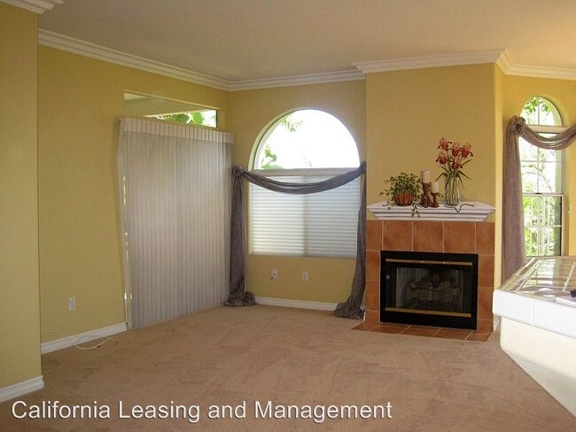 Building Photo - 25550 Hemingway Ave