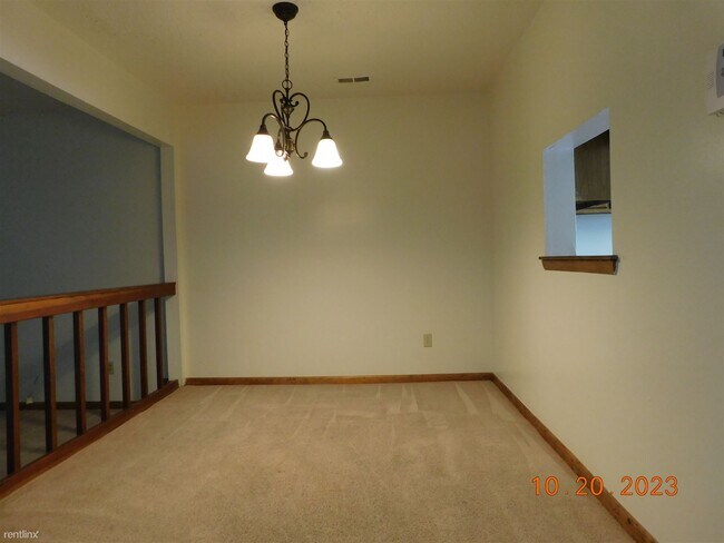 Building Photo - 3 br, 2.5 bath Townhome - 5629 Old Guard Cres