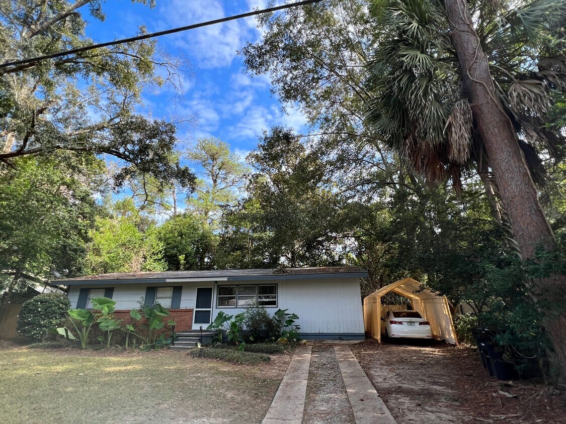 323 Meadowbrook Court Available August 2024 House Rental in