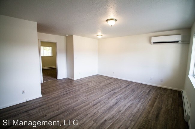 Building Photo - 2621 S Montana Ave