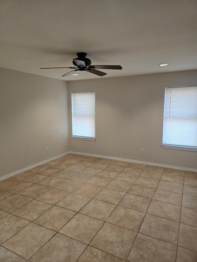 Foto del edificio - 1714 Mimosa Ln