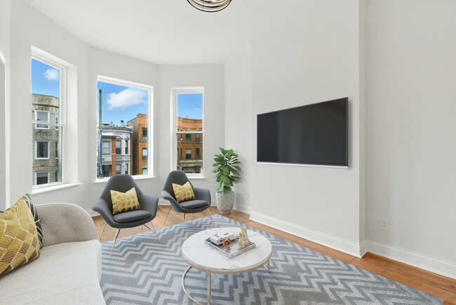 Foto del edificio - 909 W Addison St