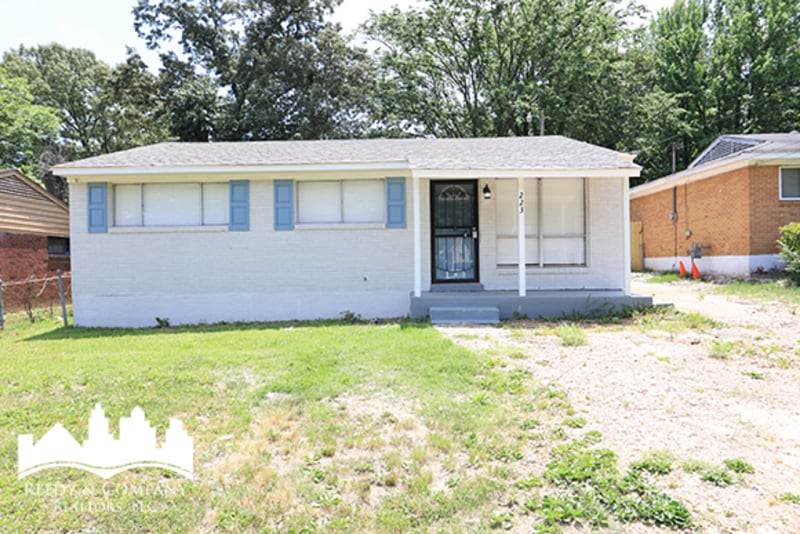 Primary Photo - 223 Charter Ave