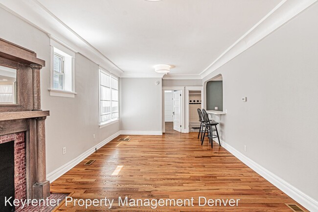 Foto del edificio - 2 br, 1 bath House - 1157 North Downing St...