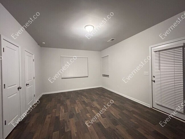 Building Photo - 3151 Meadowstone Ln SW