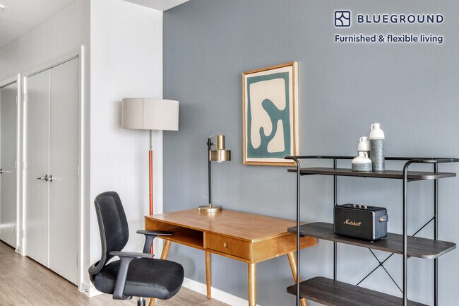 Foto del edificio - 2401 S Jackson St