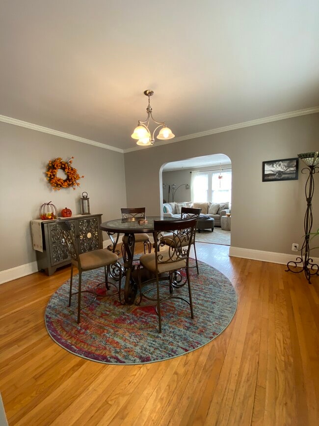 Dinning Room - 144 Whitman Ave