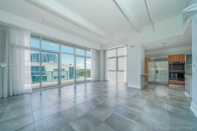 Building Photo - 201 Aqua Ave