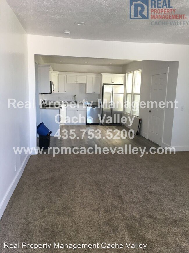 Foto del edificio - 4 br, 2 bath House - 411 S Main St