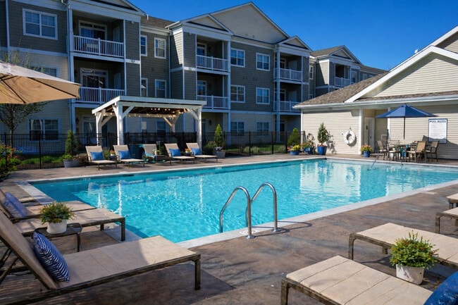 Building Photo - Broadleaf Boulevard Apartments