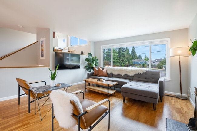Foto del edificio - 2116 N 190th St