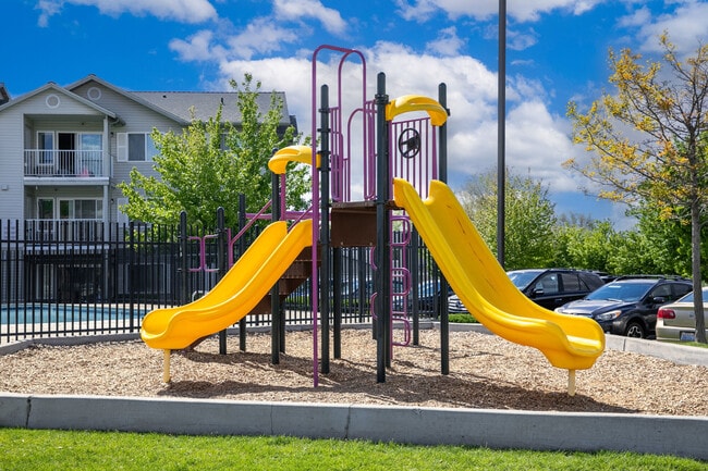 Building Photo - Heron Creek Apartments