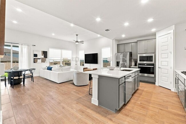 Building Photo - 9608 Hamadryas Dr
