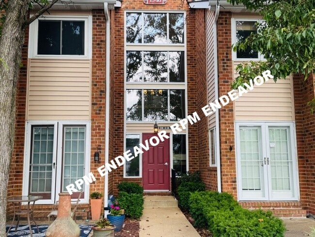 Building Photo - “Ballwin Beauty! Updated 2BR Condo with Bi...