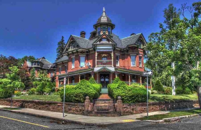 1093 Dwight St, Holyoke, MA 01040 House Rental in Holyoke, MA