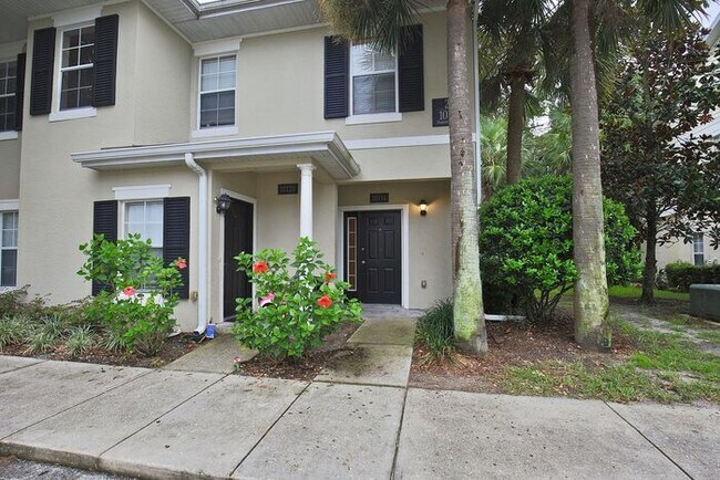Building Photo - Beautiful 2/2 Spacious Condo in the Gated ...