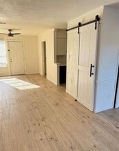 Building Photo - 8 Trails Pl