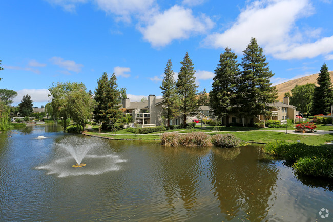 Amador Lakes Apartments