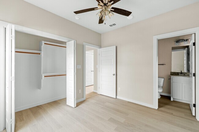 Foto del edificio - 2290 W Tarleton St