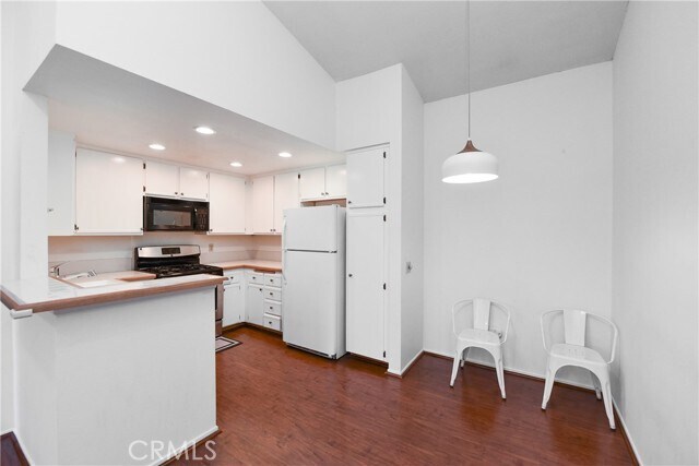 Foto del edificio - 116 Costero Aisle