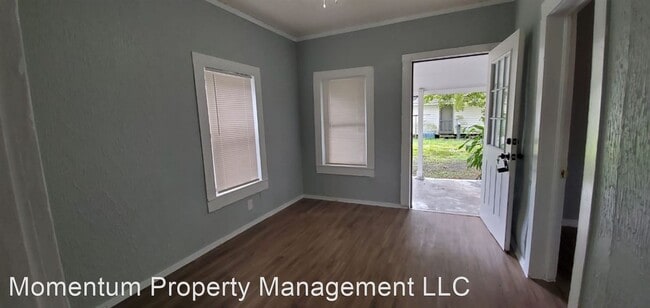 Building Photo - 2 br, 1 bath House - 523 1/2 Quincy St.
