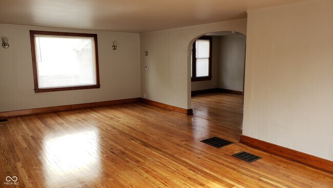 Foto del edificio - 727 W Washington St